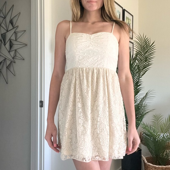 American Eagle Outfitters Dresses & Skirts - American Eagle Lace Strap Dress